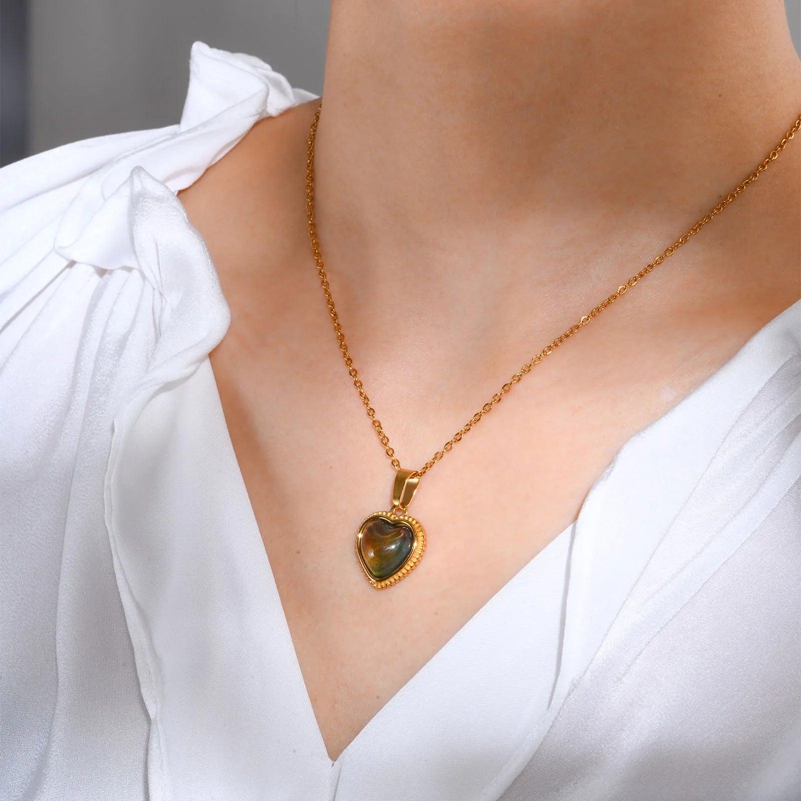 Colar pedra do humor - Retrô - Corrente lisa - Folheado