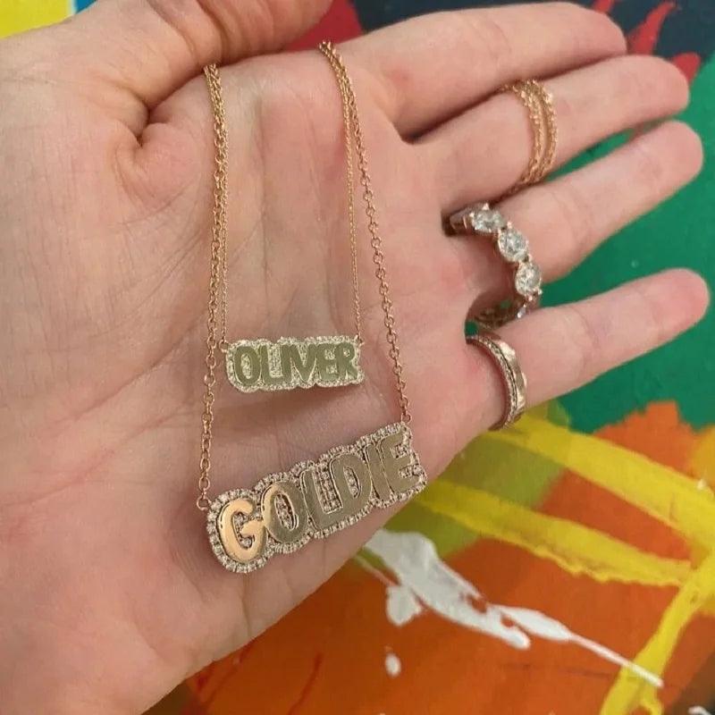 Colar personalizável - Estilo Placa - Gravação a laser - Cravejado de zircônias